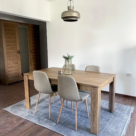 Spacious And Bright Flat *