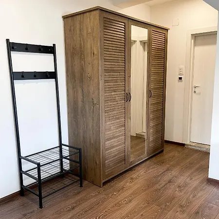 Апартаменти Spacious And Bright Flat *